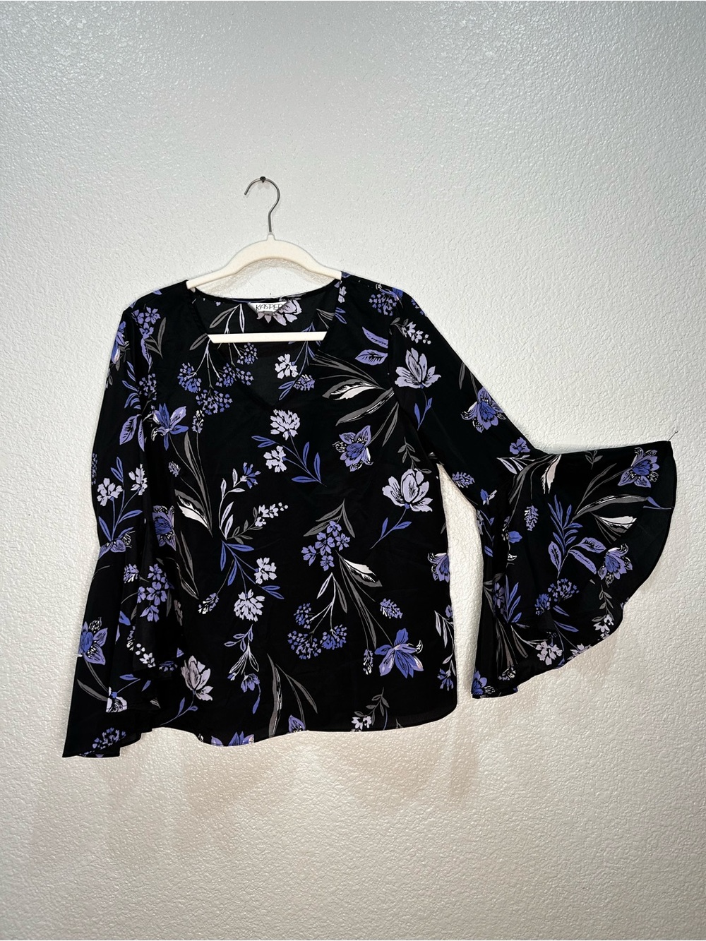 Kasper Floral Bell-Sleeve Top - Black with Lavender Floral